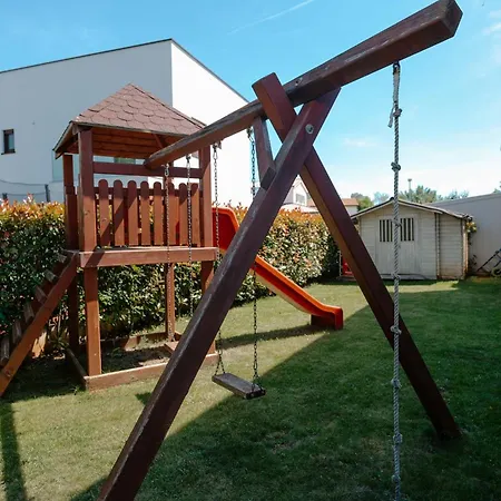 Mariella Villa